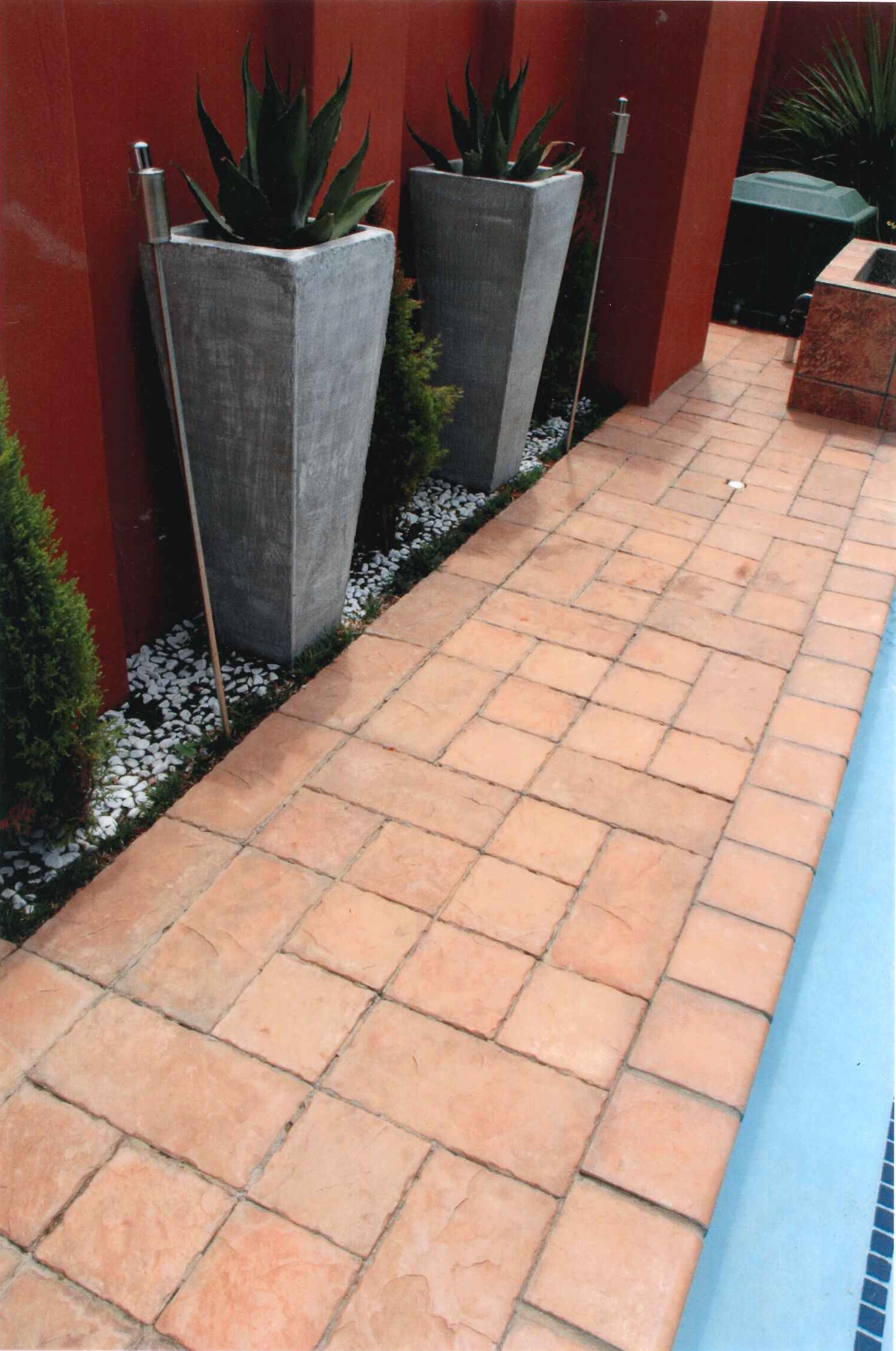 Swimming Pools Pavers and Edging.png 1